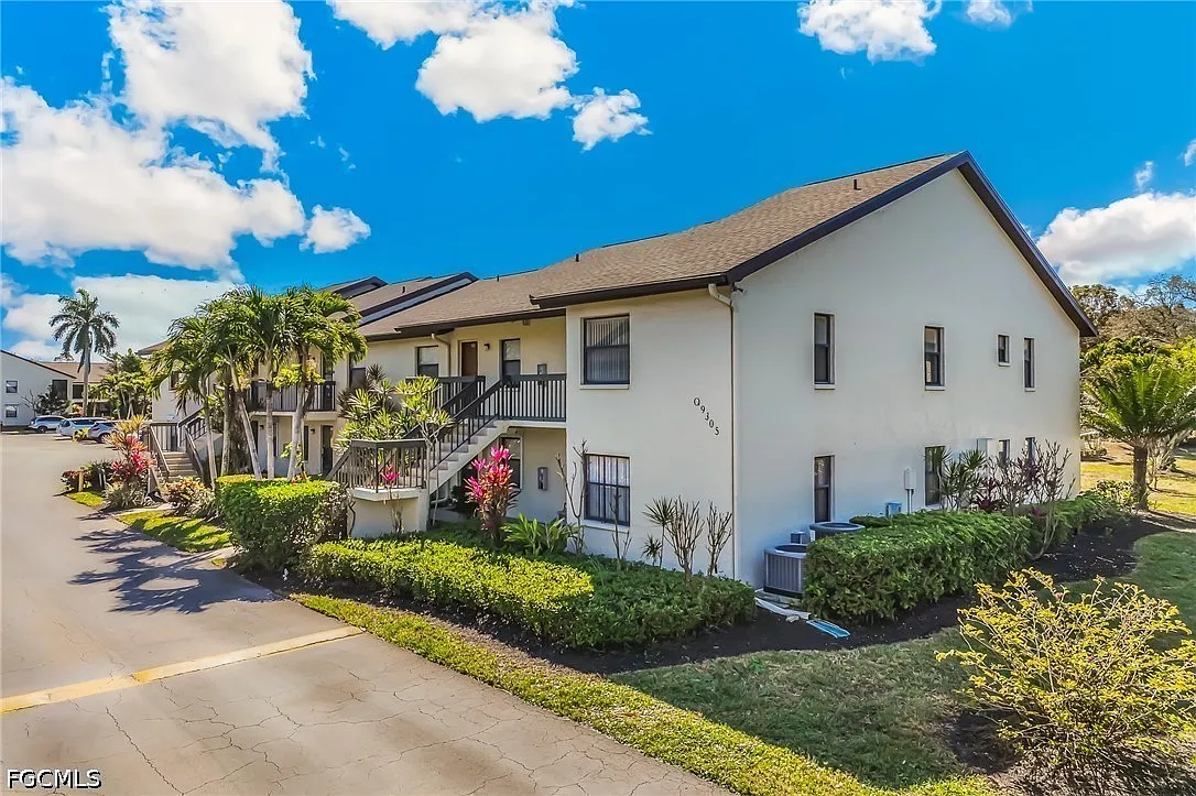 Building Photo - 9305 Lake Park Dr #204