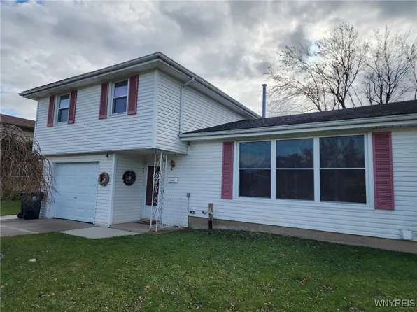 89 Kennedy Dr, Lackawanna, NY 14218