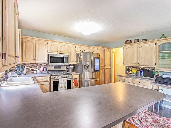 3rd image of 1652 Pinecroft Ct SW