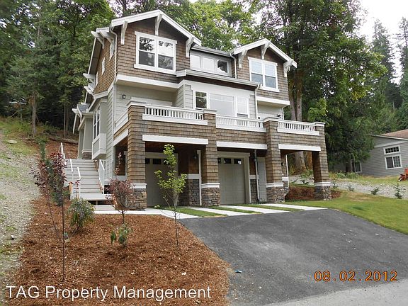 2nd image of 1014 205th Ave NE