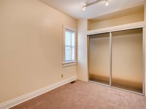 5th image of 2451 Glenarm Pl
