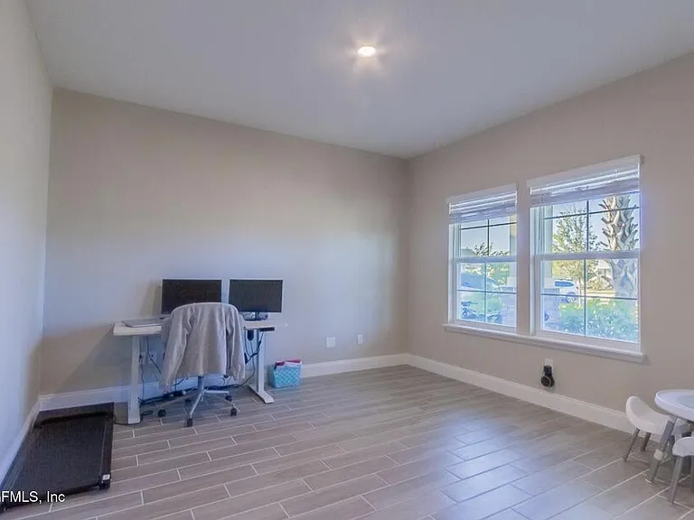 134 Sadler Ct — Photo 5