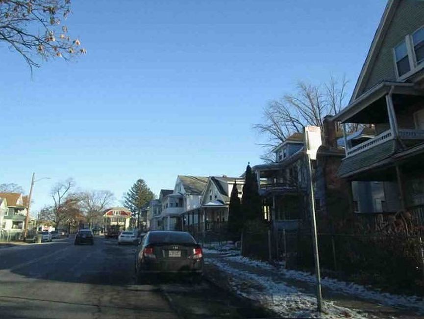 Exterior Neighborhood (street photo)