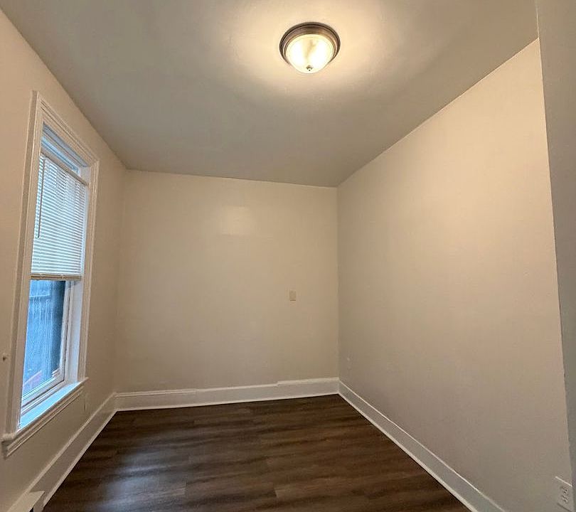 1st image of 409 Walnut St Unit 1