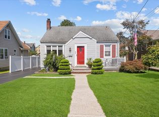 18 Oak Ter, Suffern, NY 10901