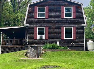 6005 Sunday Rd, Victor, WV 25938
