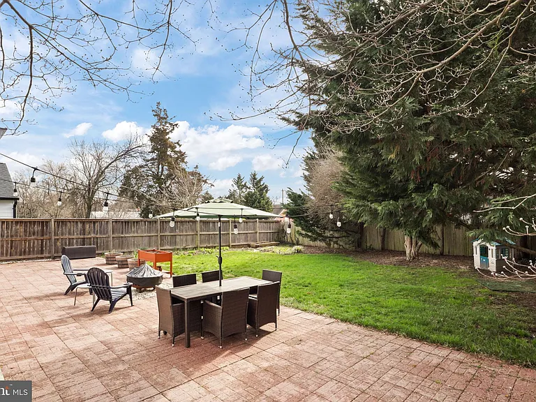 6915 Farragut Ave — Photo 22