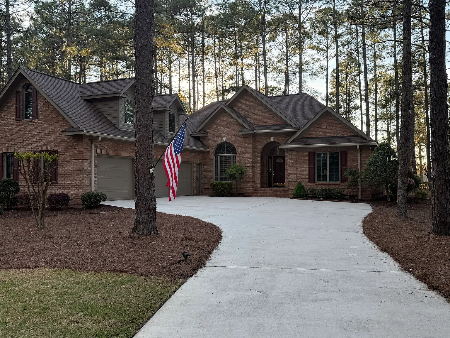 3 bed, 2351 sqft, $3,800 — Photo 2
