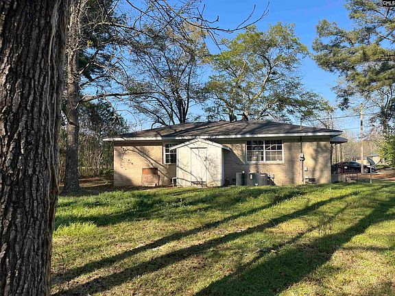 3rd image of 704 Congaree Church Rd