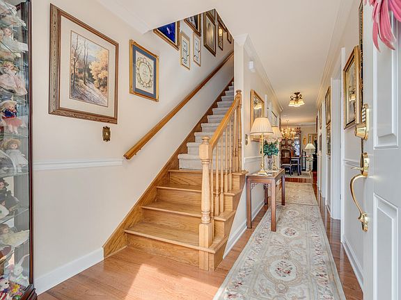 4th image of 2028 W Manor Ct #2028