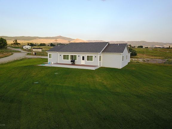 5th image of 693 Hope Dr