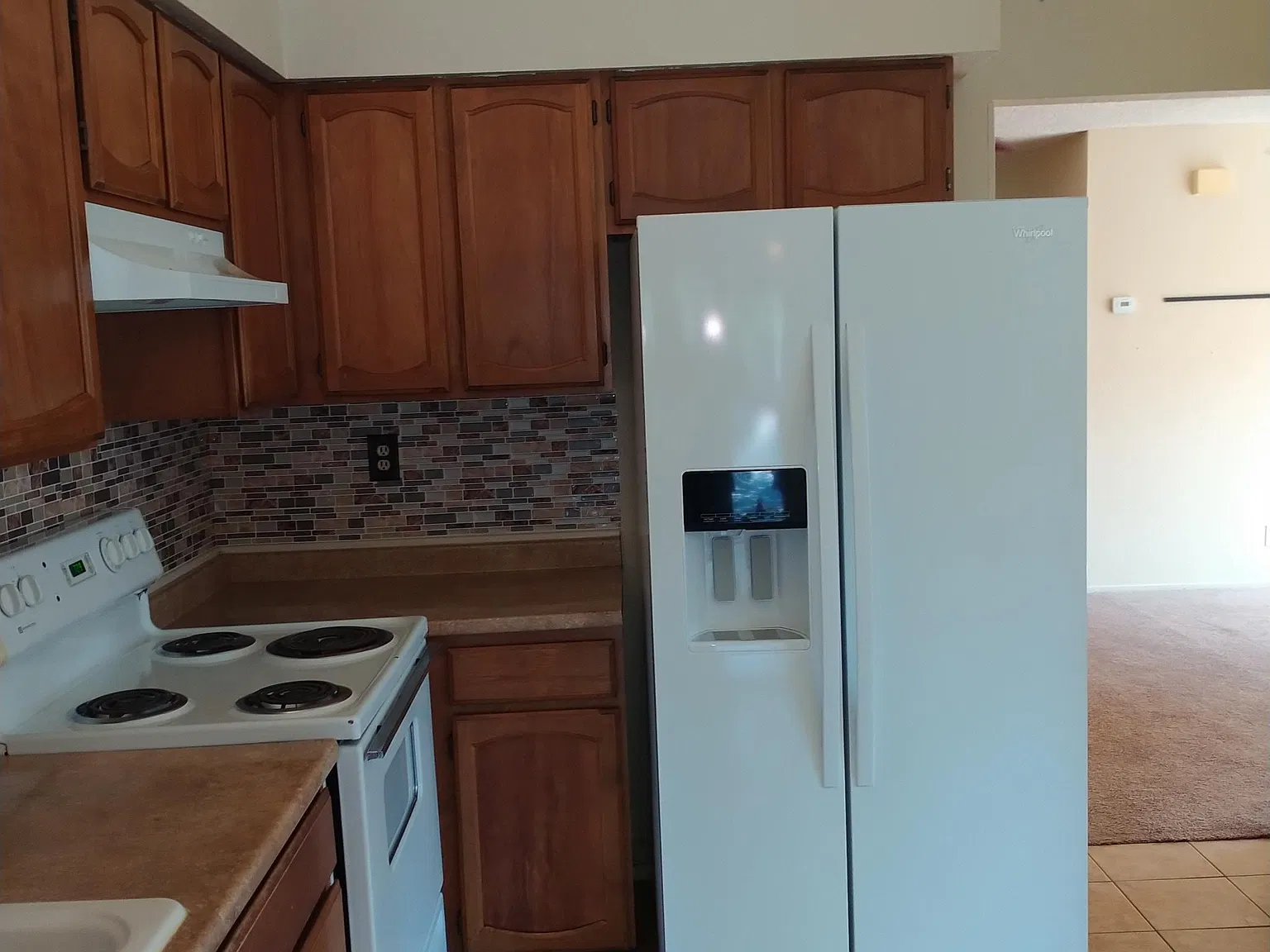 3 bed, 1100 sqft, $2,400 — Photo 3