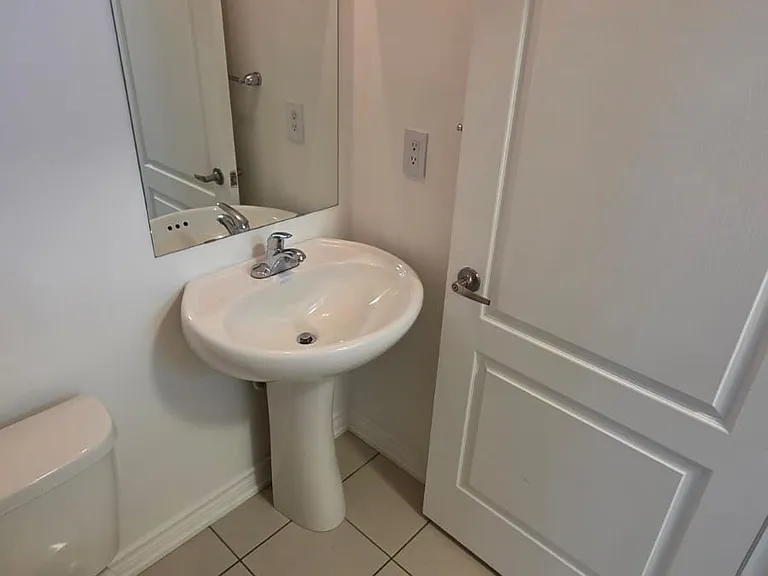11 Applewood Ln #120 — Photo 5
