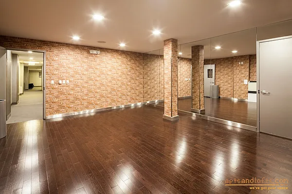 Rented by aptsandlofts.com | media 106