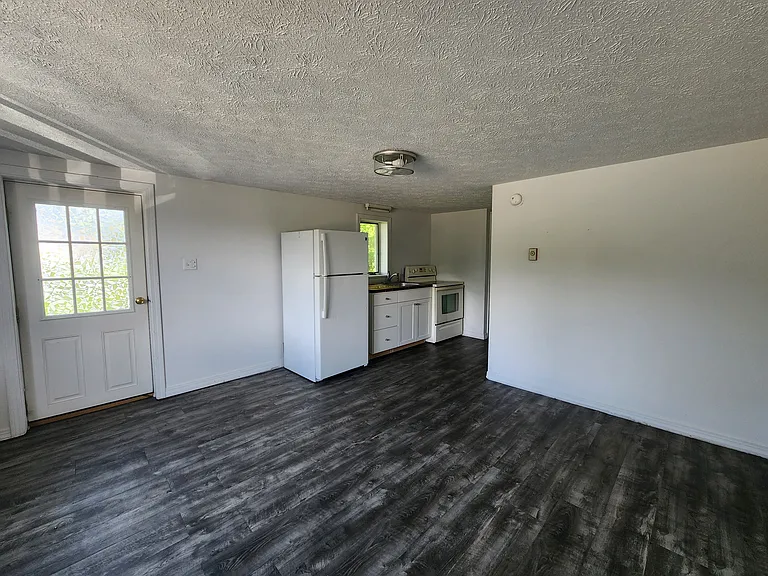 309 Sanford Rd #3 — Photo 2