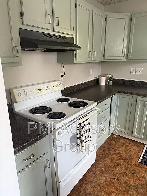 4 bed, 2.0 bath, 1332 sqft, $1,500 — Photo 3