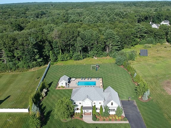 4th image of 25 Linden Ln
