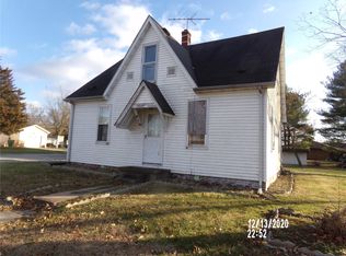 410 W 1st St, Beckemeyer, IL 62219