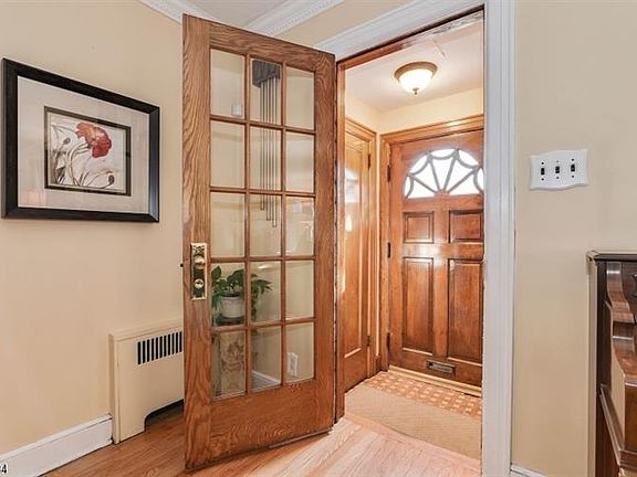 3rd image of 432 Essex Ave