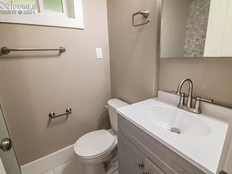 1112 W Colorado Ave #2 — Photo 16