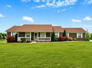 1034 Barker Ln W, Berea, KY 40403