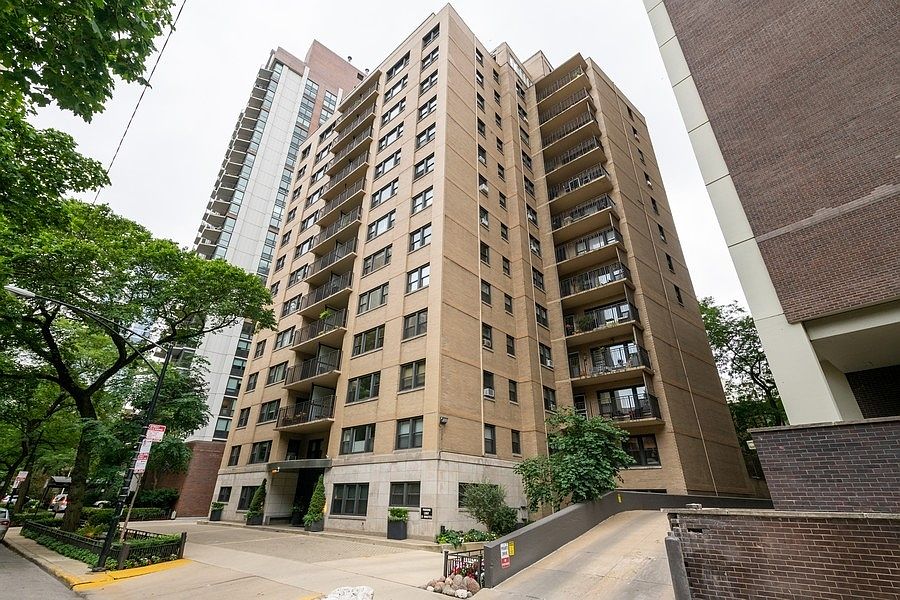1st image of 1350 N Astor St APT 8A