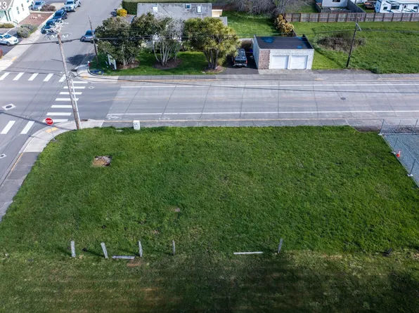 11th St SE #8000, Bandon, OR 97411