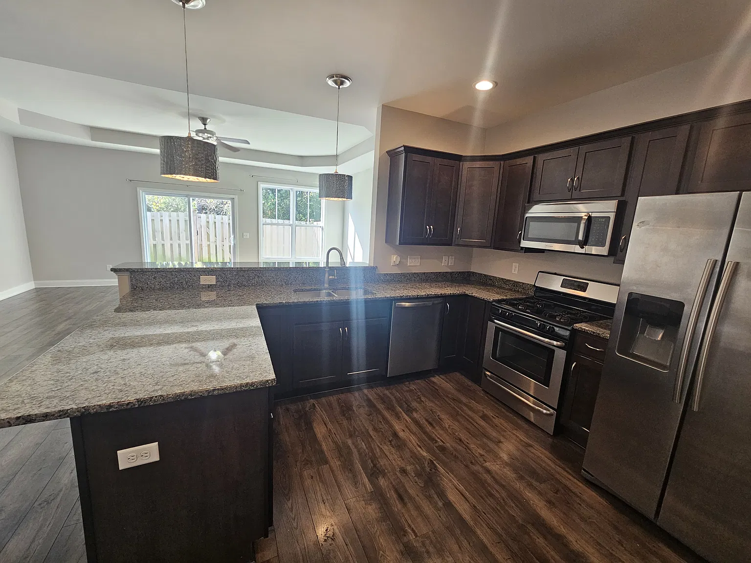 3 bed, 1504 sqft, $2,495 — Photo 3