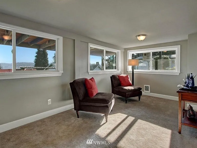 10646 Dixon Dr S — Photo 8