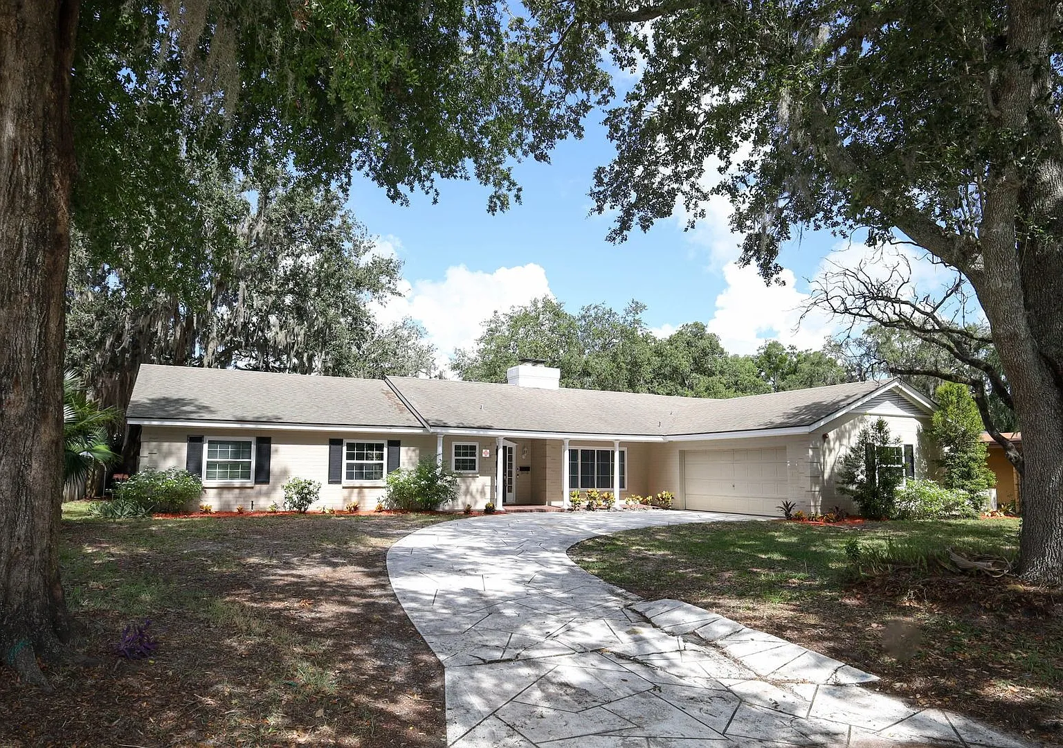 Spacious 4/2 in Maitland's English Estates! — Photo 1