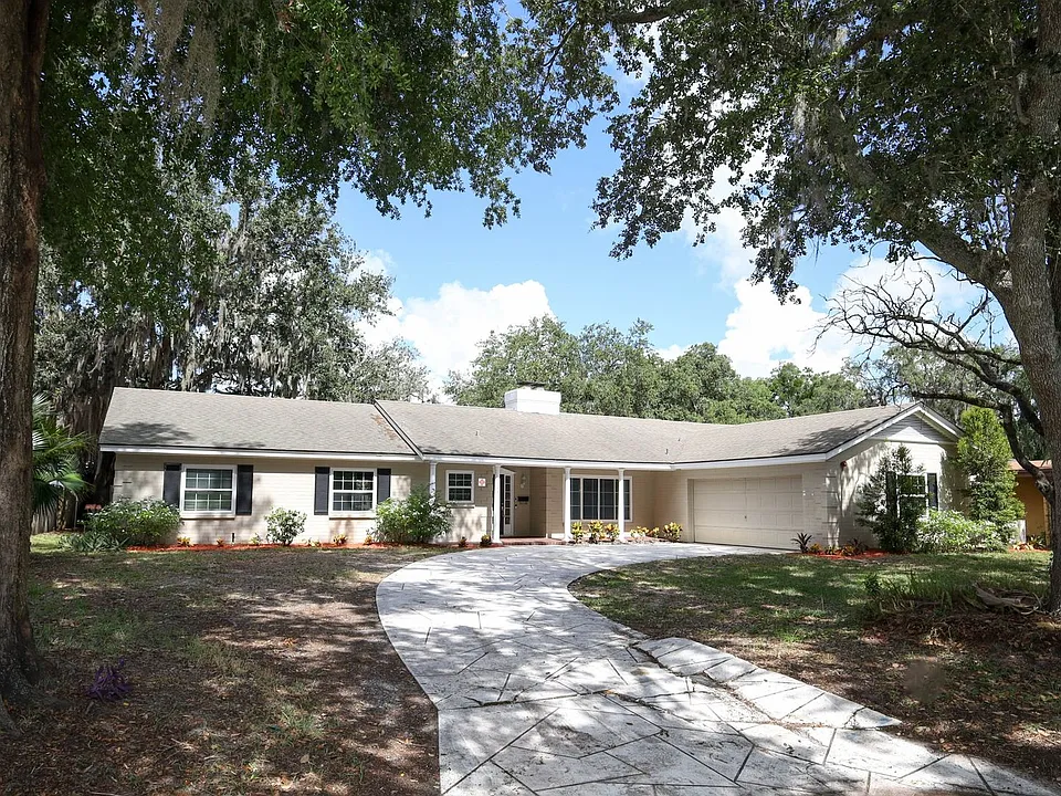 1481 Glastonberry Rd