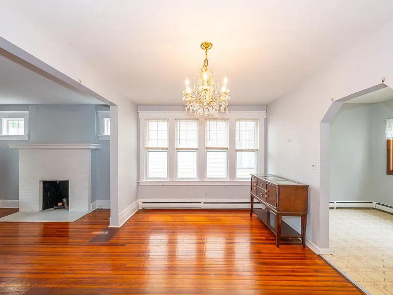 138 Harding Ave — Photo 7