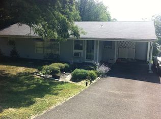 8 Maplewood Rd, West milford, NJ 08848