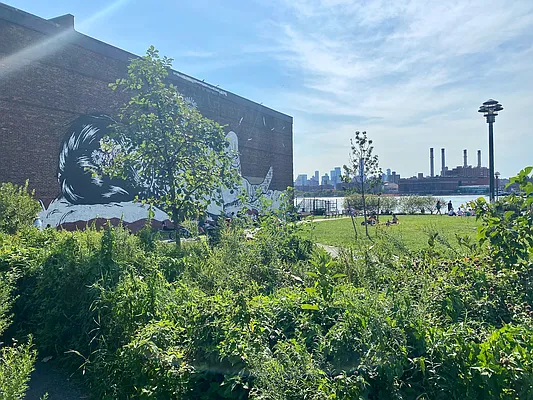 Rented by Grand & Co. | media 24