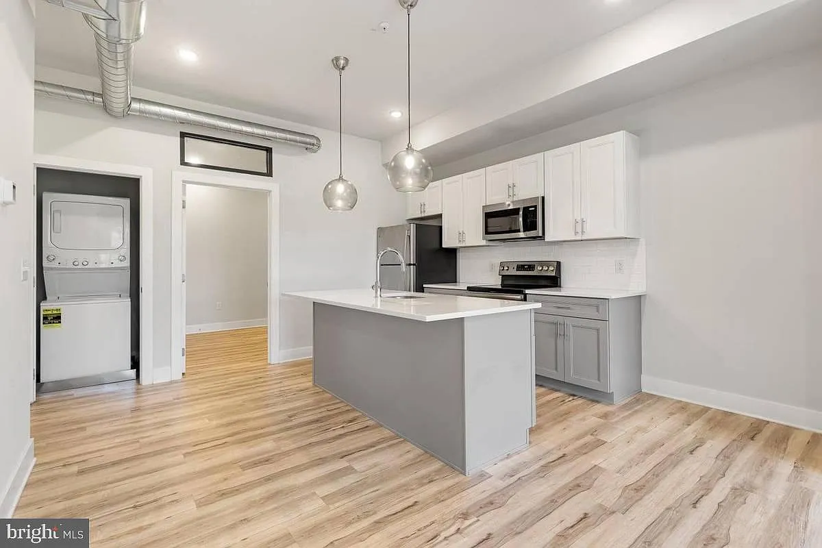 2 bed, $1,495 — Photo 2