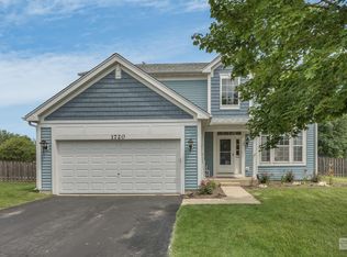 1720 Seaton Ct, Aurora, IL 60503