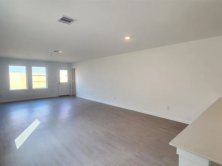 26850 Cascade Sunrise St — Photo 7