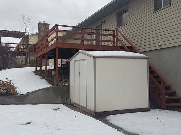 Back patio area and shed