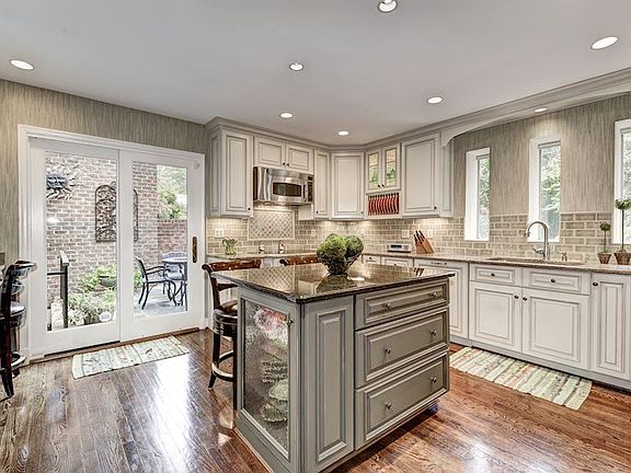 Gourmet Kitchen