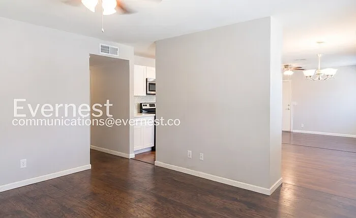 3 bed, 2.0 bath, 1338 sqft, $2,150 — Photo 4