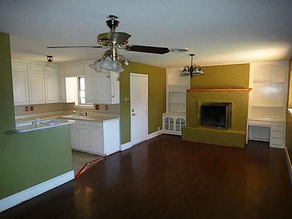 5th image of 220 S Parks Dr