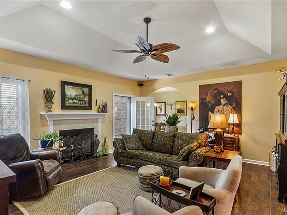 4th image of 11305 Saint James Ct