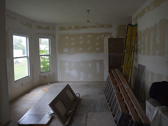2nd image of 209 North Broadway