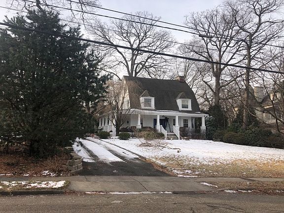 3rd image of 305 Nutley Ave