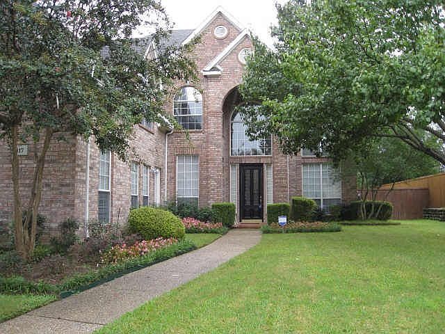 1st image of 817 Parkwood Ct
