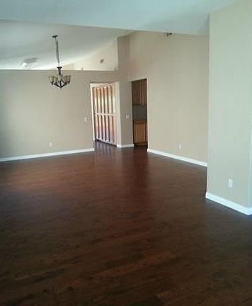 3rd image of 27587 Sierra Madre Dr