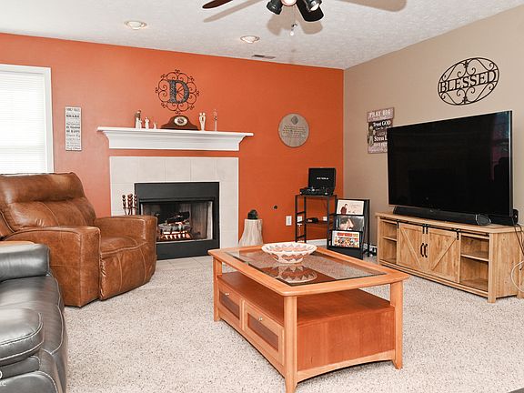 3rd image of 541 Yorktown Ln