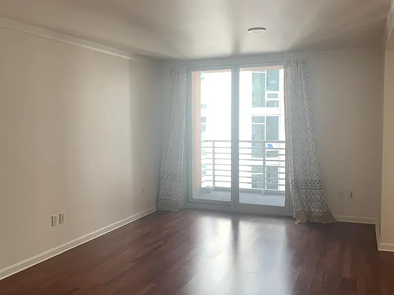 400 Beale St #1210 — Photo 16