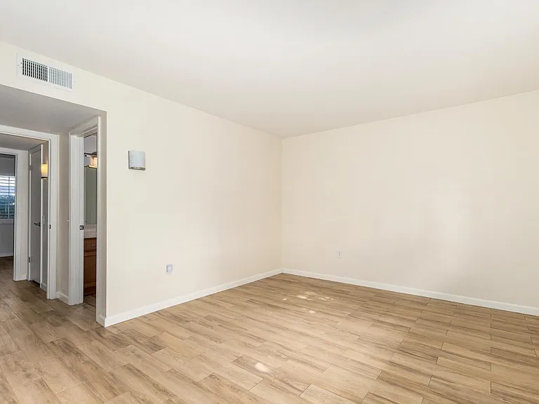 13023 W Beardsley Rd — Photo 16