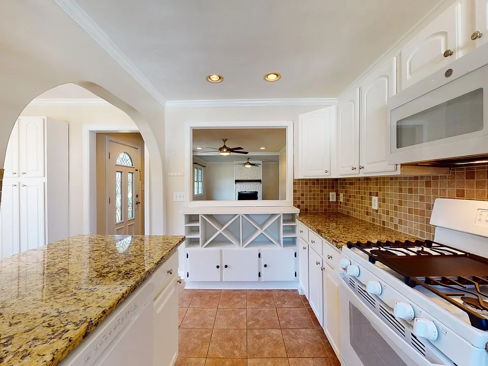 4052 W Johnson Cir
